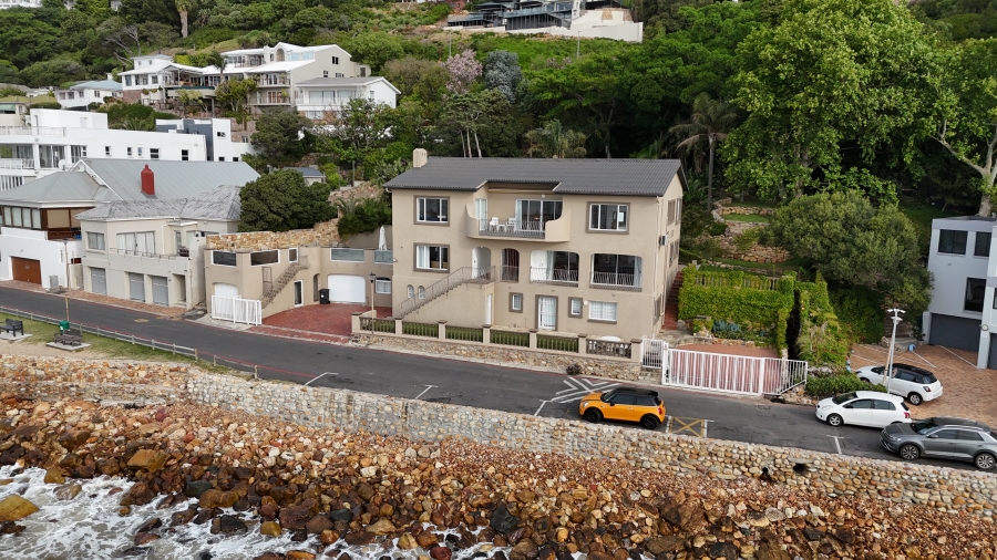 6 Bedroom Property for Sale in Gordons Bay Village Western Cape